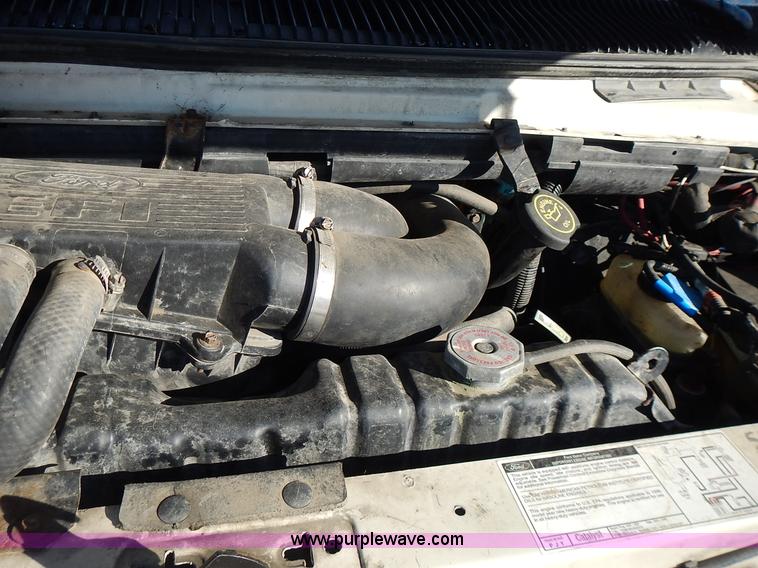 image for item J6304 1996 Ford Econoline E350 animal clinic bus