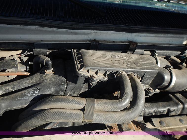 image for item J6304 1996 Ford Econoline E350 animal clinic bus