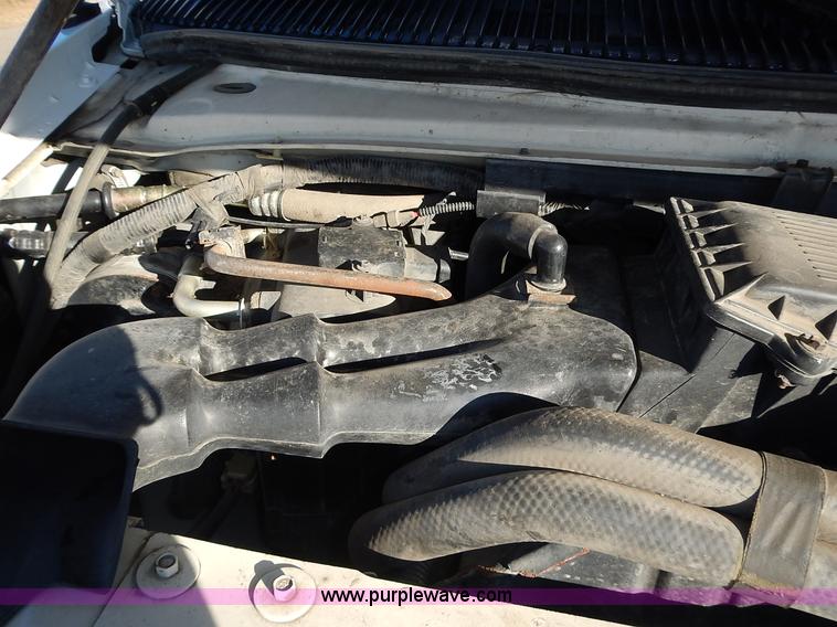 image for item J6304 1996 Ford Econoline E350 animal clinic bus