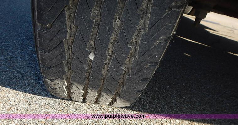 image for item J6304 1996 Ford Econoline E350 animal clinic bus