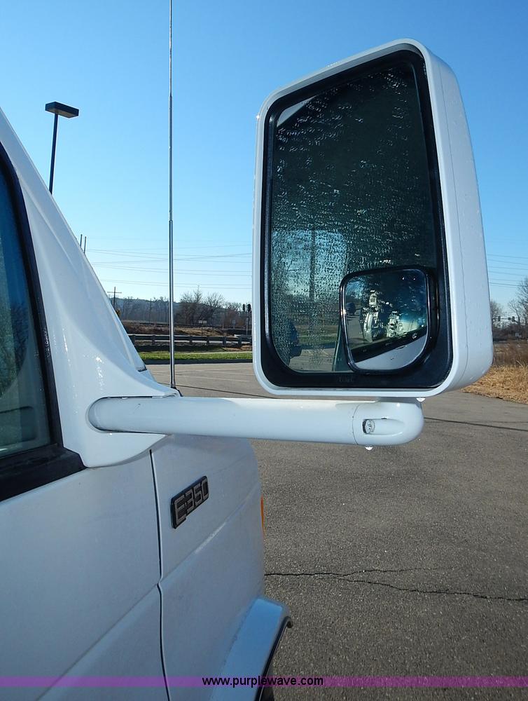 image for item J6304 1996 Ford Econoline E350 animal clinic bus