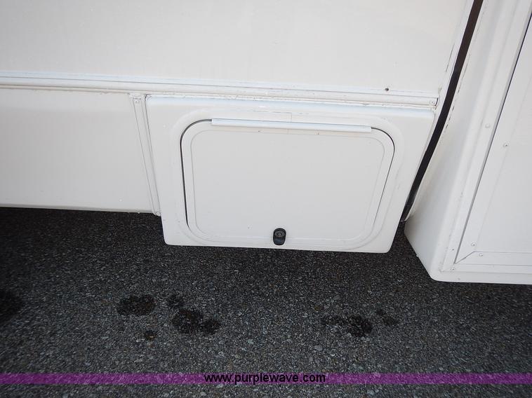 image for item J6304 1996 Ford Econoline E350 animal clinic bus