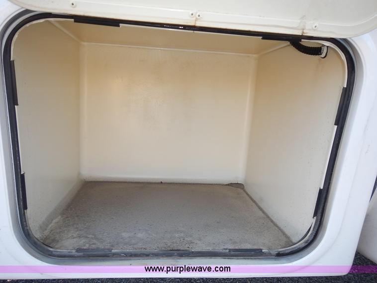 image for item J6304 1996 Ford Econoline E350 animal clinic bus