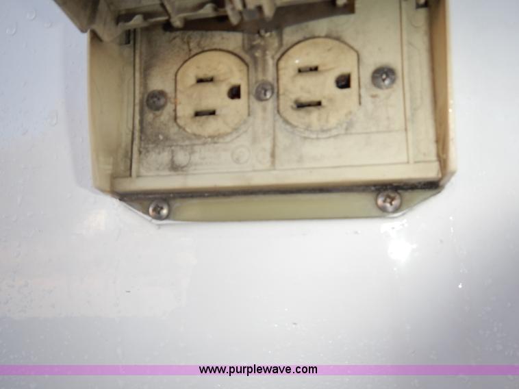 image for item J6304 1996 Ford Econoline E350 animal clinic bus