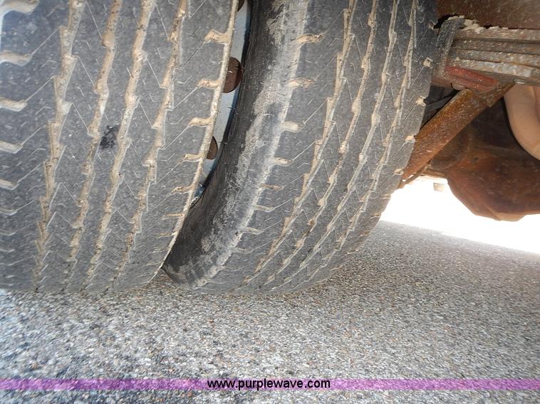 image for item J6304 1996 Ford Econoline E350 animal clinic bus