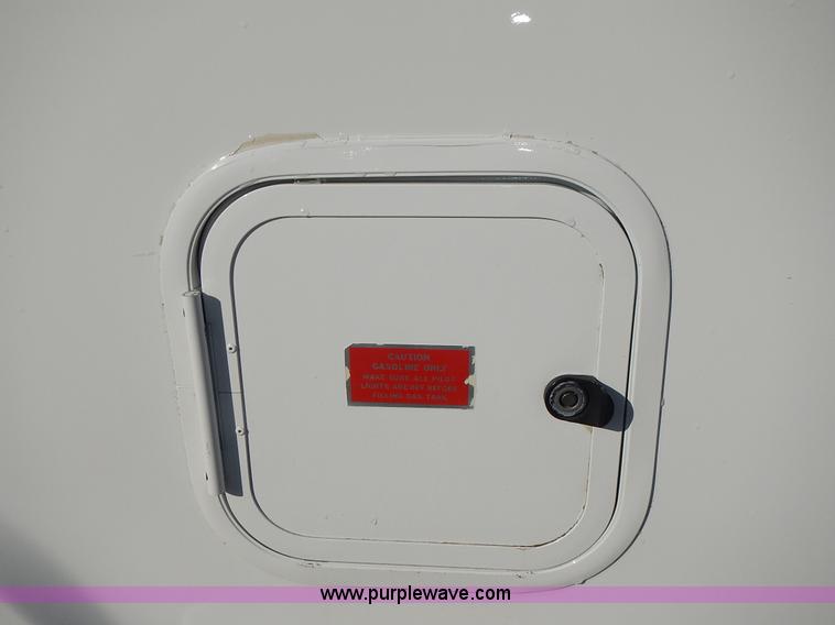 image for item J6304 1996 Ford Econoline E350 animal clinic bus