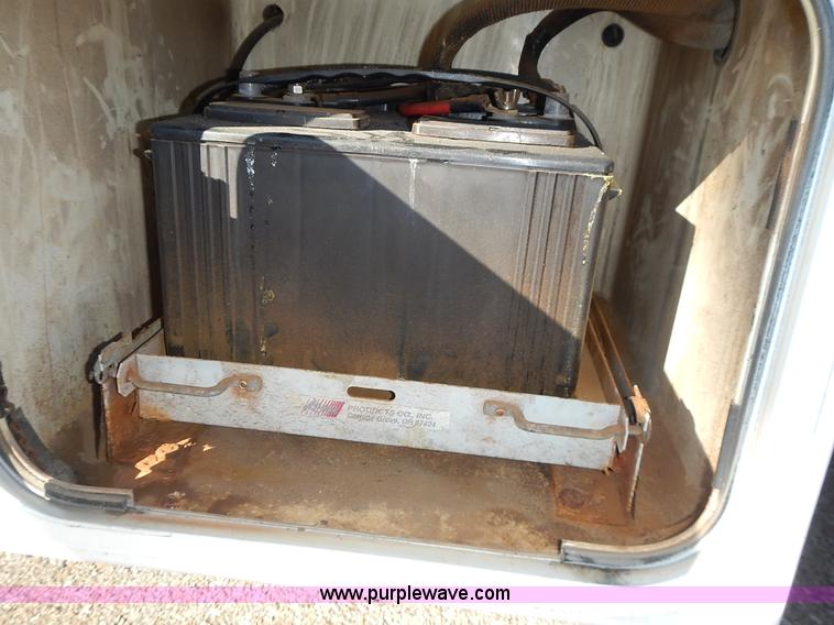 image for item J6304 1996 Ford Econoline E350 animal clinic bus