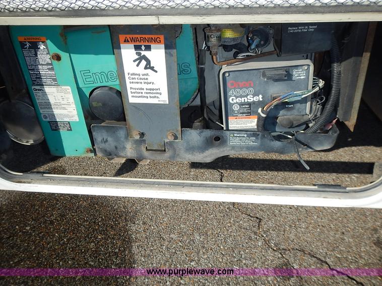 image for item J6304 1996 Ford Econoline E350 animal clinic bus