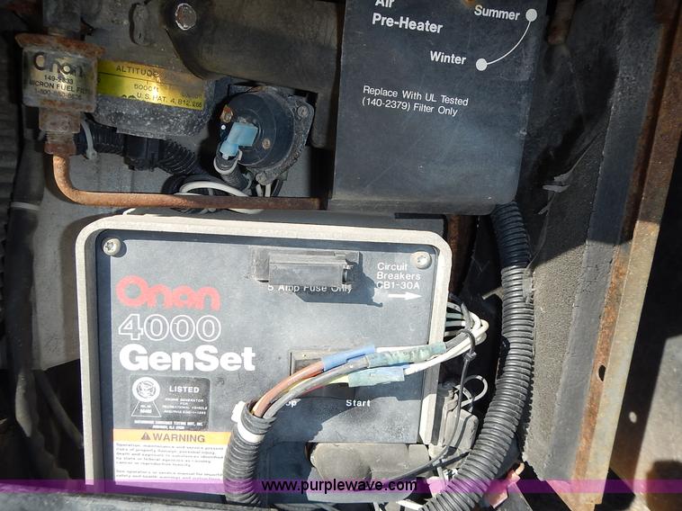 image for item J6304 1996 Ford Econoline E350 animal clinic bus