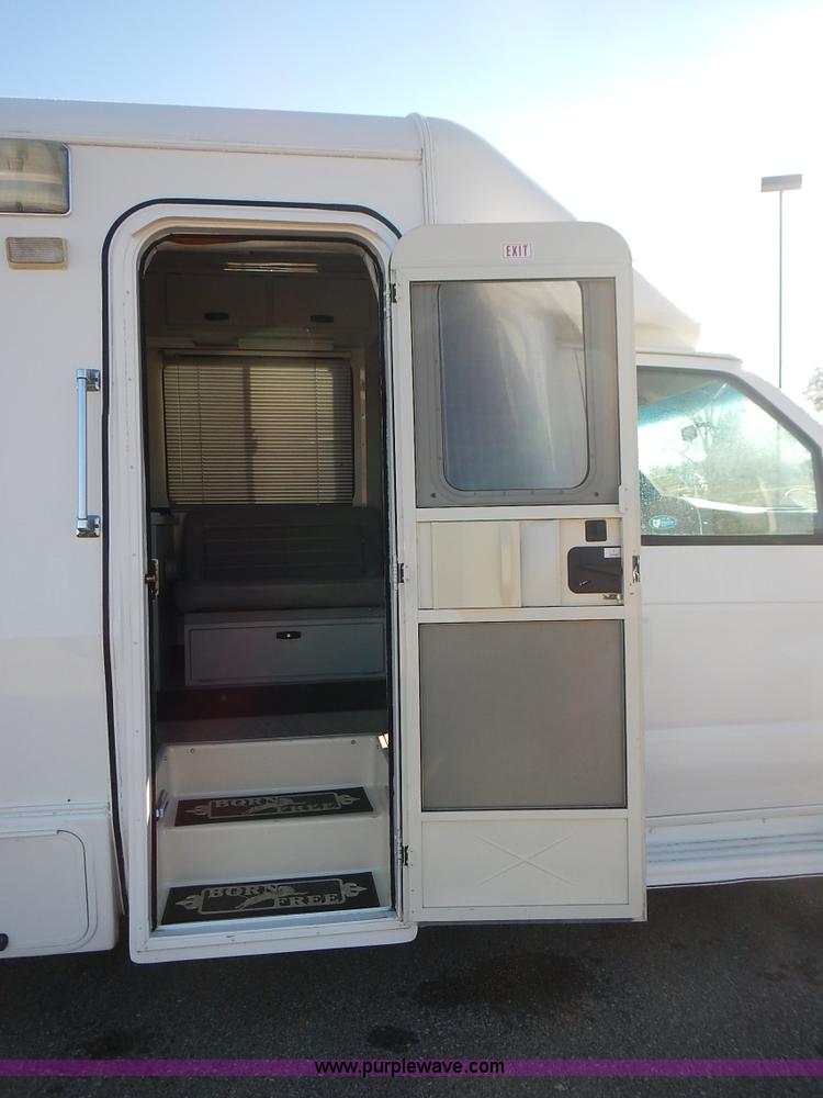 image for item J6304 1996 Ford Econoline E350 animal clinic bus