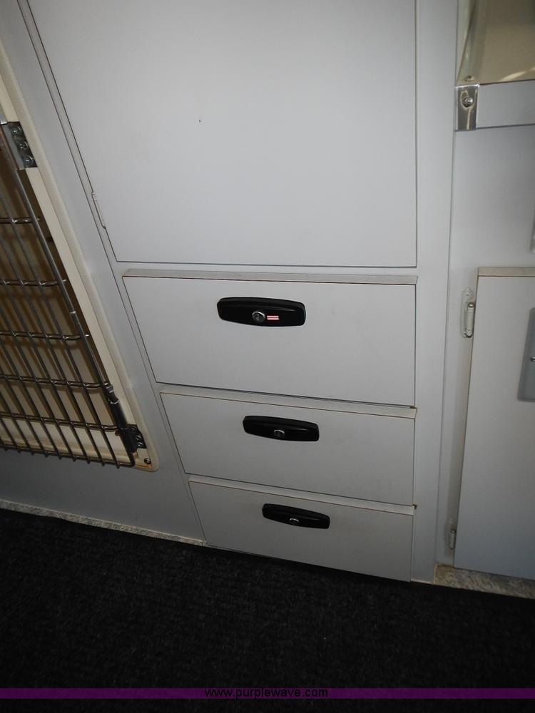 image for item J6304 1996 Ford Econoline E350 animal clinic bus