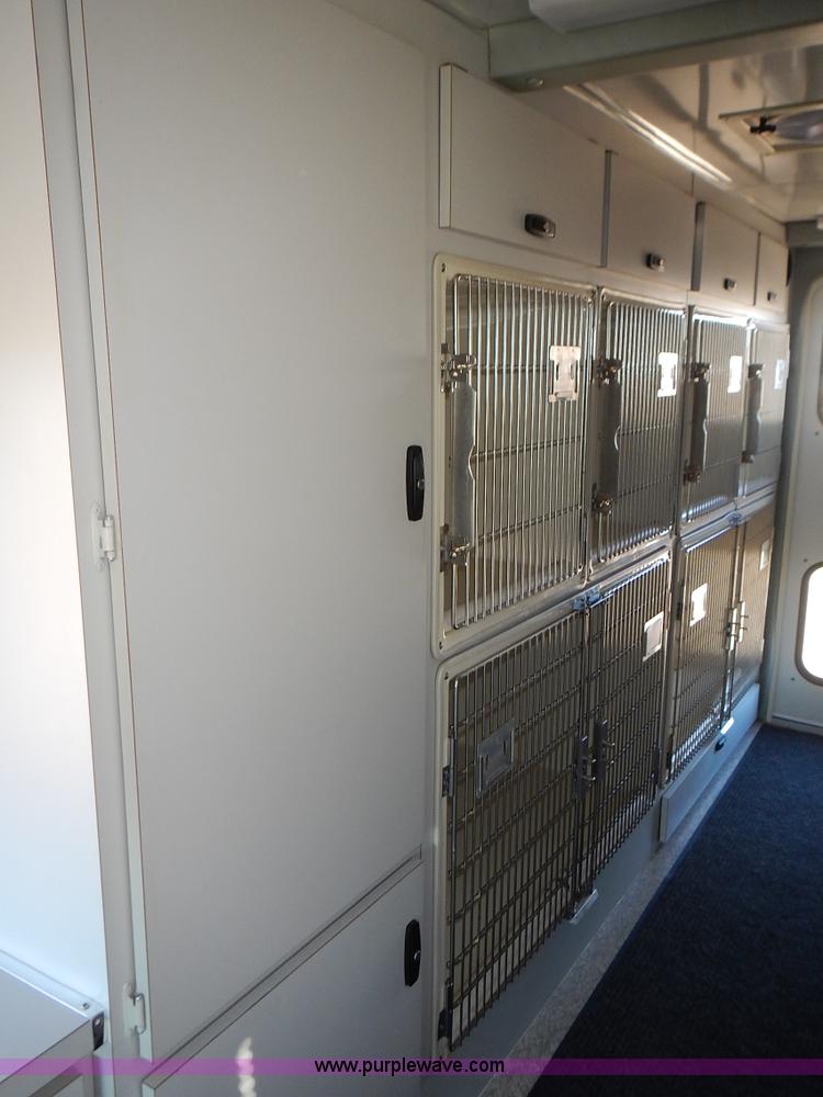 image for item J6304 1996 Ford Econoline E350 animal clinic bus