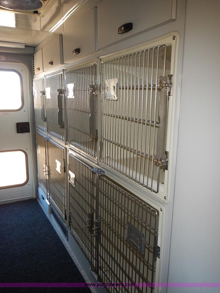 image for item J6304 1996 Ford Econoline E350 animal clinic bus