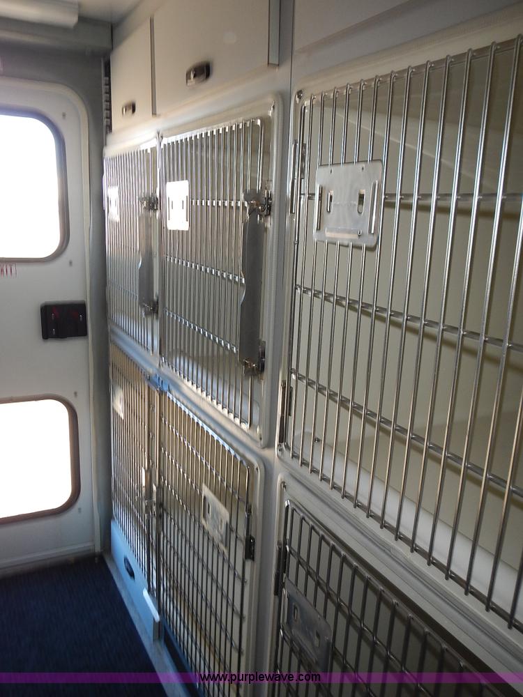 image for item J6304 1996 Ford Econoline E350 animal clinic bus