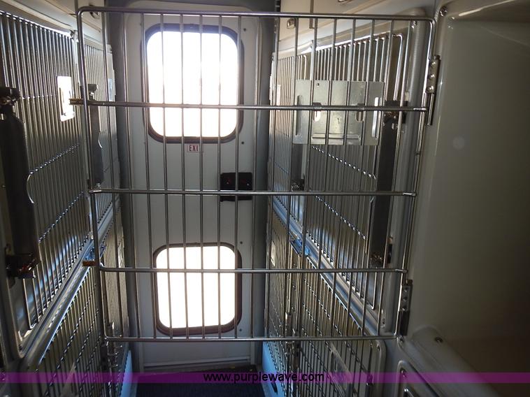 image for item J6304 1996 Ford Econoline E350 animal clinic bus