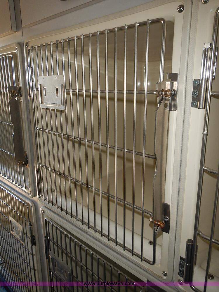 image for item J6304 1996 Ford Econoline E350 animal clinic bus