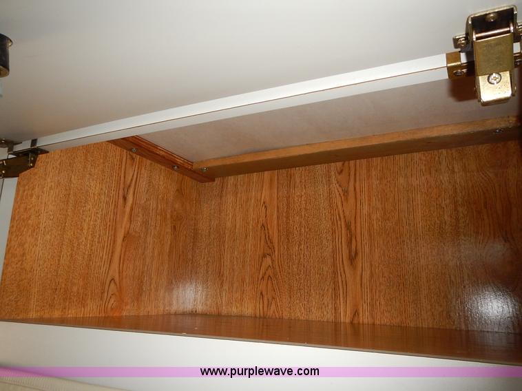 image for item J6304 1996 Ford Econoline E350 animal clinic bus