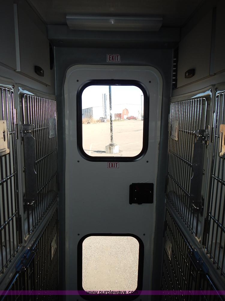 image for item J6304 1996 Ford Econoline E350 animal clinic bus