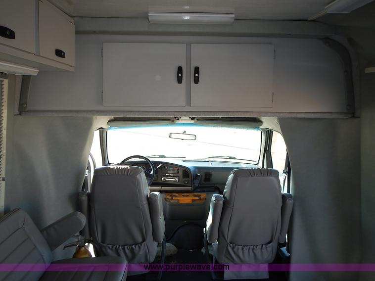 image for item J6304 1996 Ford Econoline E350 animal clinic bus
