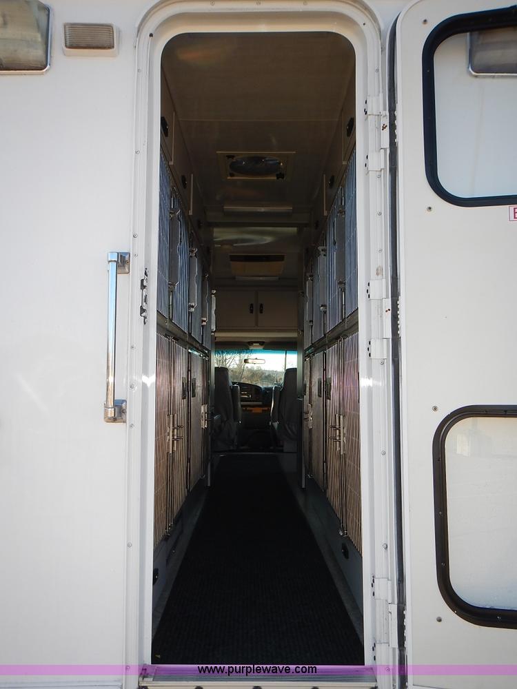 image for item J6304 1996 Ford Econoline E350 animal clinic bus