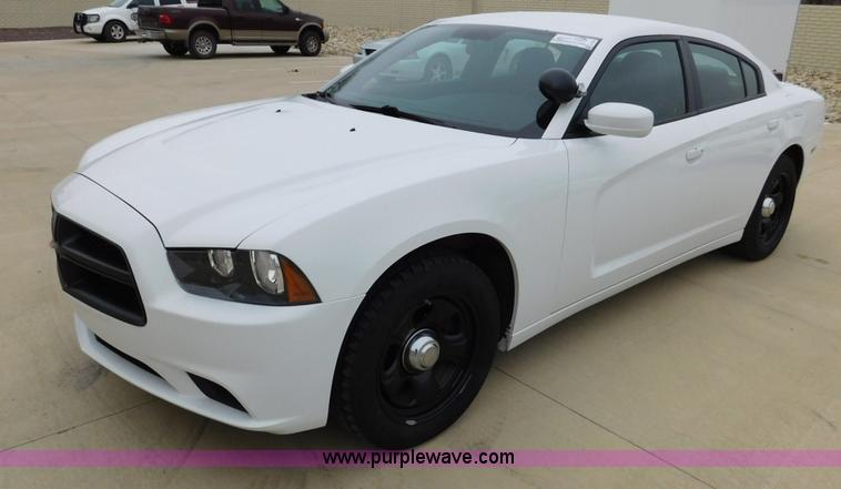 image for item J7435 2011 Dodge Charger Police