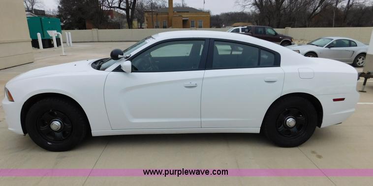 image for item J7435 2011 Dodge Charger Police