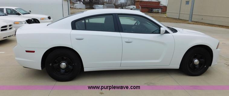 image for item J7435 2011 Dodge Charger Police