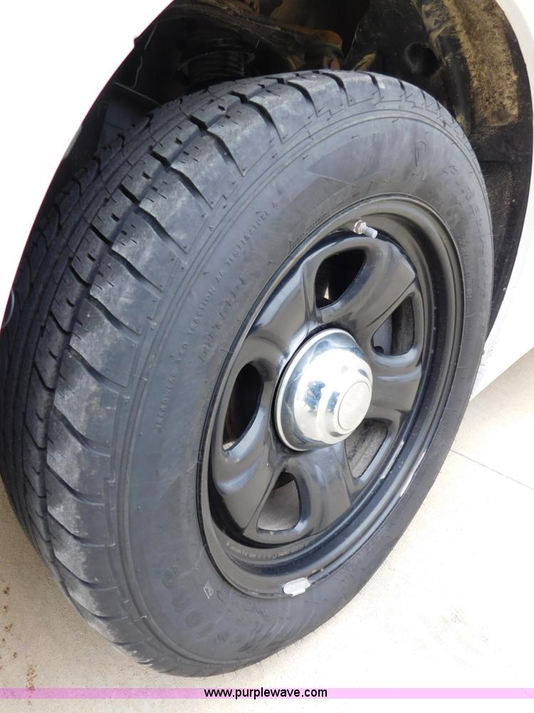 image for item J7435 2011 Dodge Charger Police