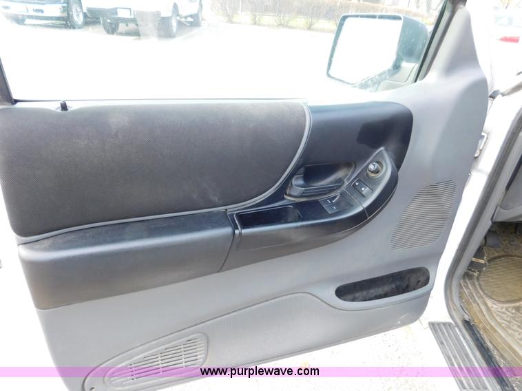 image for item J7473 2008 Ford Ranger pickup truck