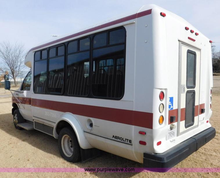 image for item J7474 2006 Ford E350 Super Duty shuttle bus