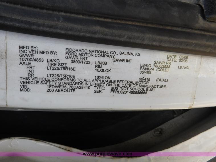 image for item J7474 2006 Ford E350 Super Duty shuttle bus