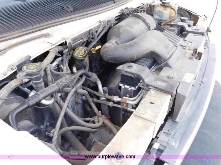 image for item J7474 2006 Ford E350 Super Duty shuttle bus