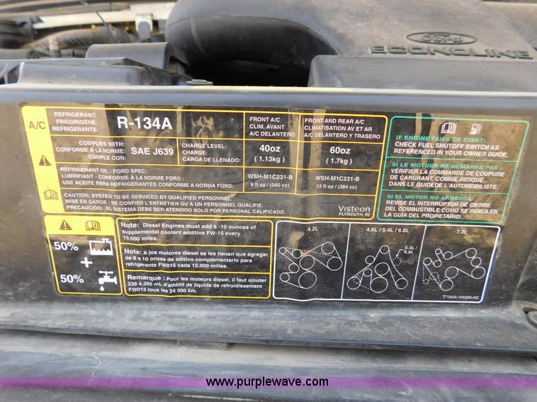 image for item J7474 2006 Ford E350 Super Duty shuttle bus