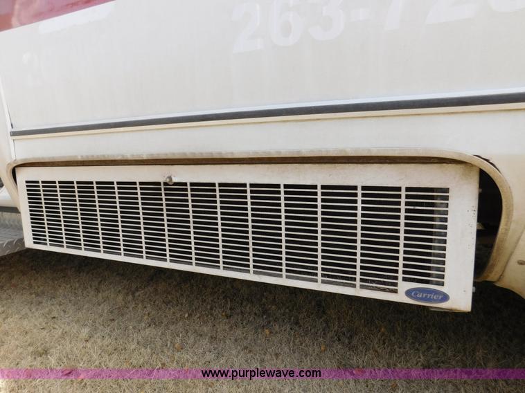 image for item J7474 2006 Ford E350 Super Duty shuttle bus