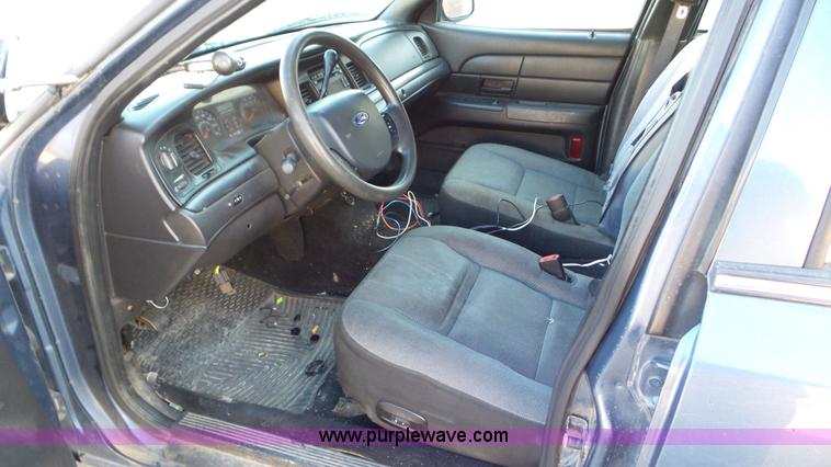 image for item J8403 2009 Ford Crown Victoria Police Interceptor