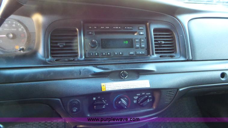image for item J8403 2009 Ford Crown Victoria Police Interceptor
