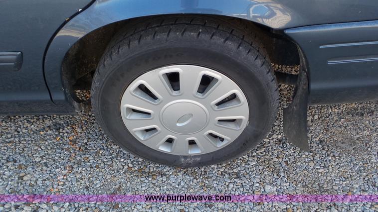 image for item J8403 2009 Ford Crown Victoria Police Interceptor