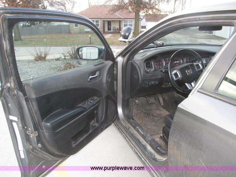 image for item J8762 2011 Dodge Charger Police