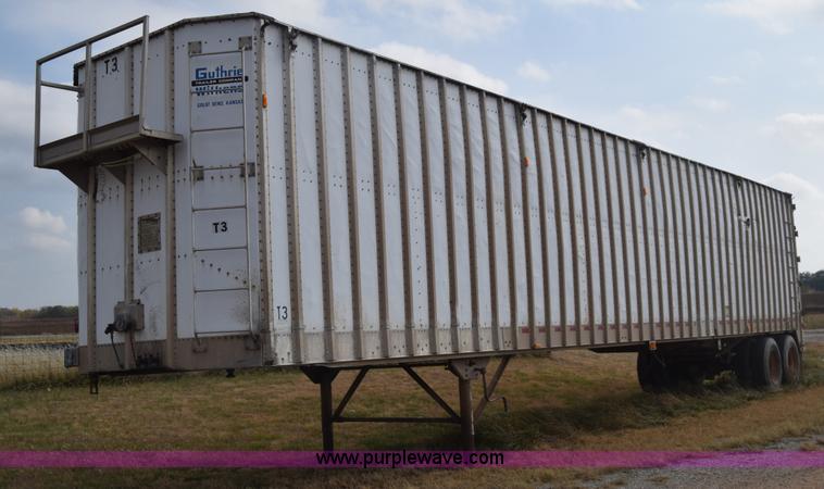 image for item K4828 2002 Guthrie Wilkens live bottom trailer