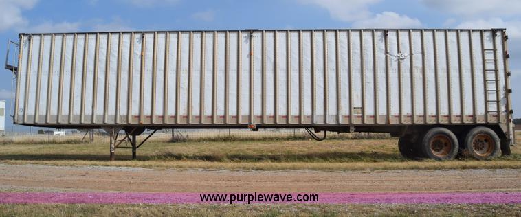 image for item K4828 2002 Guthrie Wilkens live bottom trailer