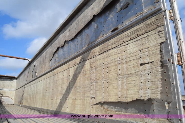 image for item K4828 2002 Guthrie Wilkens live bottom trailer