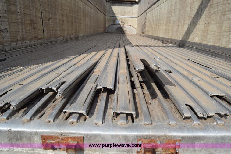 image for item K4828 2002 Guthrie Wilkens live bottom trailer