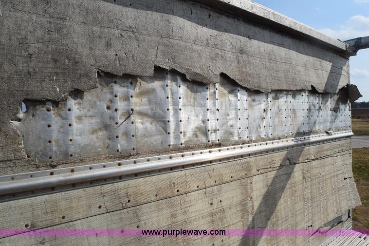 image for item K4828 2002 Guthrie Wilkens live bottom trailer