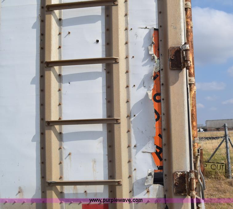 image for item K4828 2002 Guthrie Wilkens live bottom trailer