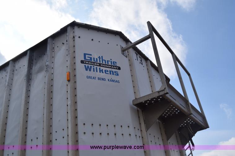 image for item K4828 2002 Guthrie Wilkens live bottom trailer