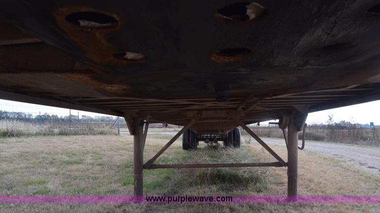 image for item K4828 2002 Guthrie Wilkens live bottom trailer