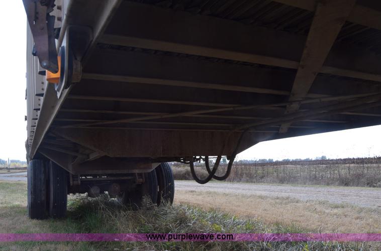 image for item K4828 2002 Guthrie Wilkens live bottom trailer