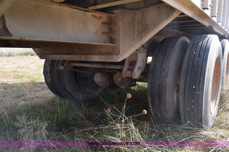 image for item K4828 2002 Guthrie Wilkens live bottom trailer