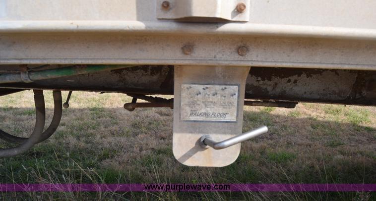 image for item K4828 2002 Guthrie Wilkens live bottom trailer