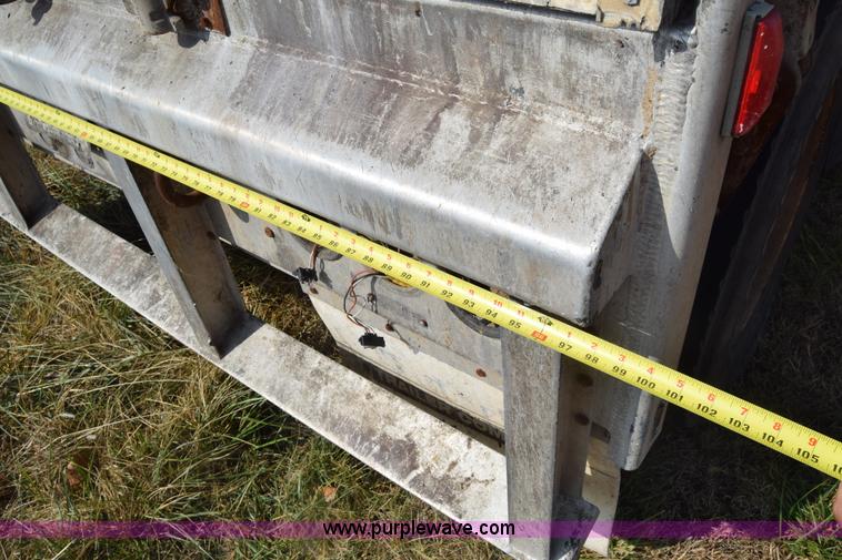 image for item K4828 2002 Guthrie Wilkens live bottom trailer
